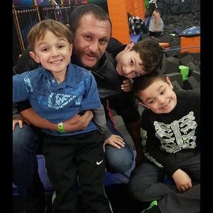 Meet your Posher, Carlos